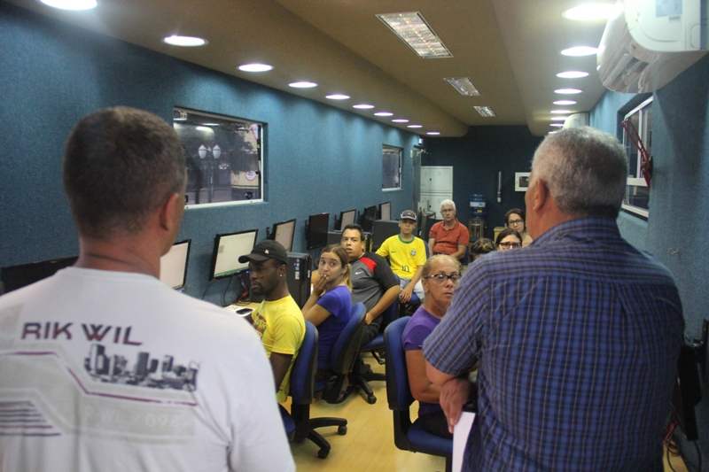 Curso de Excel começou hoje na Praça do Panorama  